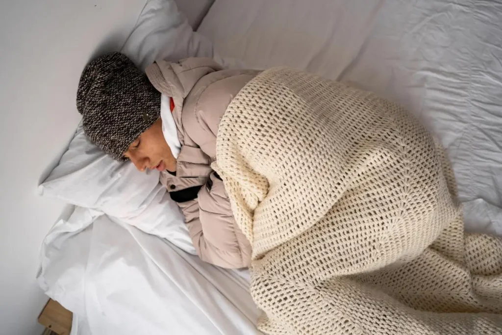 6 SMART WAYS TO HEAT YOUR BEDROOM AT NIGHT WITHOUT USING A HEATER