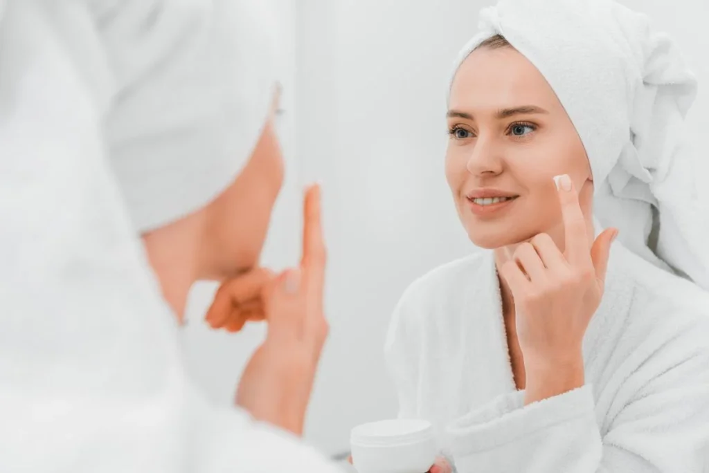 A DERMATOLOGIST EXPLAINED THE BEST TIME TO WASH YOUR FACE