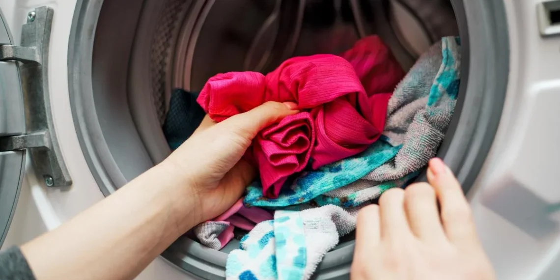 ADDING VINEGAR TO LAUNDRY REMOVES UNPLEASANT ODORS AND STAINS