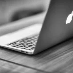 APPLE'S NEW LAPTOP ONCE AGAIN FEATURES AN ILLUMINATED LOGO