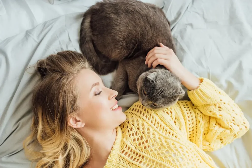 RESEARCHERS EXAMINED THE BOND BETWEEN HUMANS AND DOMESTIC CATS