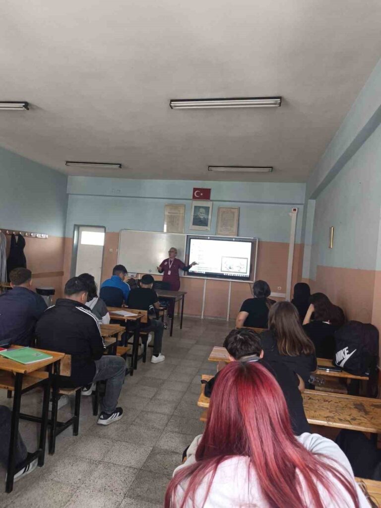 VOCATIONAL TRAINING CENTER STUDENTS WERE GIVEN DIABETES AND OBESITY TRAINING