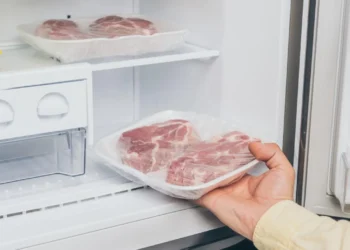 WHY DO PEOPLE PUT ALUMINUM FOIL INSIDE A FROZEN FREEZER?