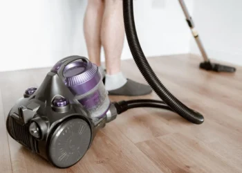 WHY YOUR VACUUM CLEANER IS COLLECTING MORE DUST EXPERTS EXPLAIN